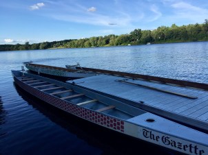 Bateau dragon au quai
