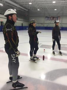 Patinage vitesse Do et 2 patineuses